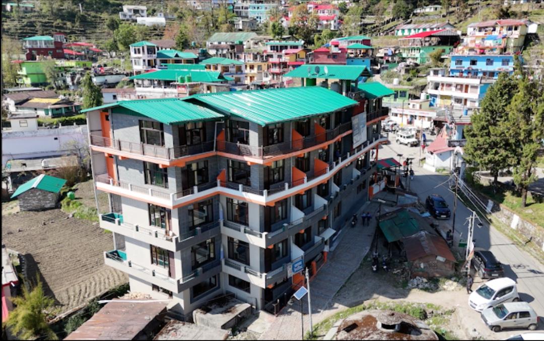 Hotel Leela Mount View